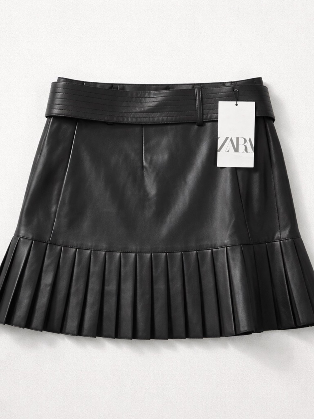 Zara Faux Leather Pleated Mini Skirt  Womens size medium - Picture 2 of 3